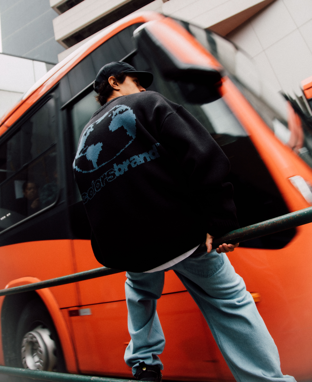 Suéter Colors Planet Preto